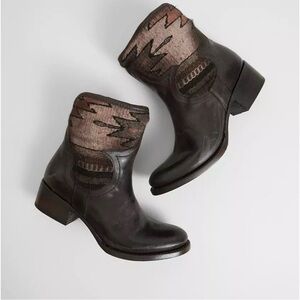 Freebird by Steven Shine. Size 8.